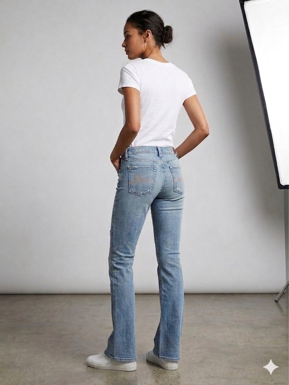 7 For All Mankind Low-Rise Rocker Bootcut Jeans Size 25 Vintage 7FAM